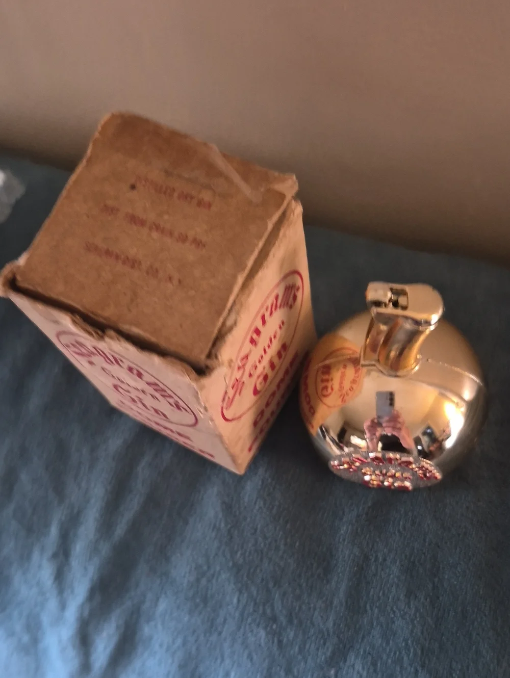 Vintage 1960s Seagram's Golden Gin Dome Pourer Barware Collectible w Box